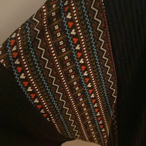 Umgee Waffle Knit Boho Print Top - Picture 6 of 11